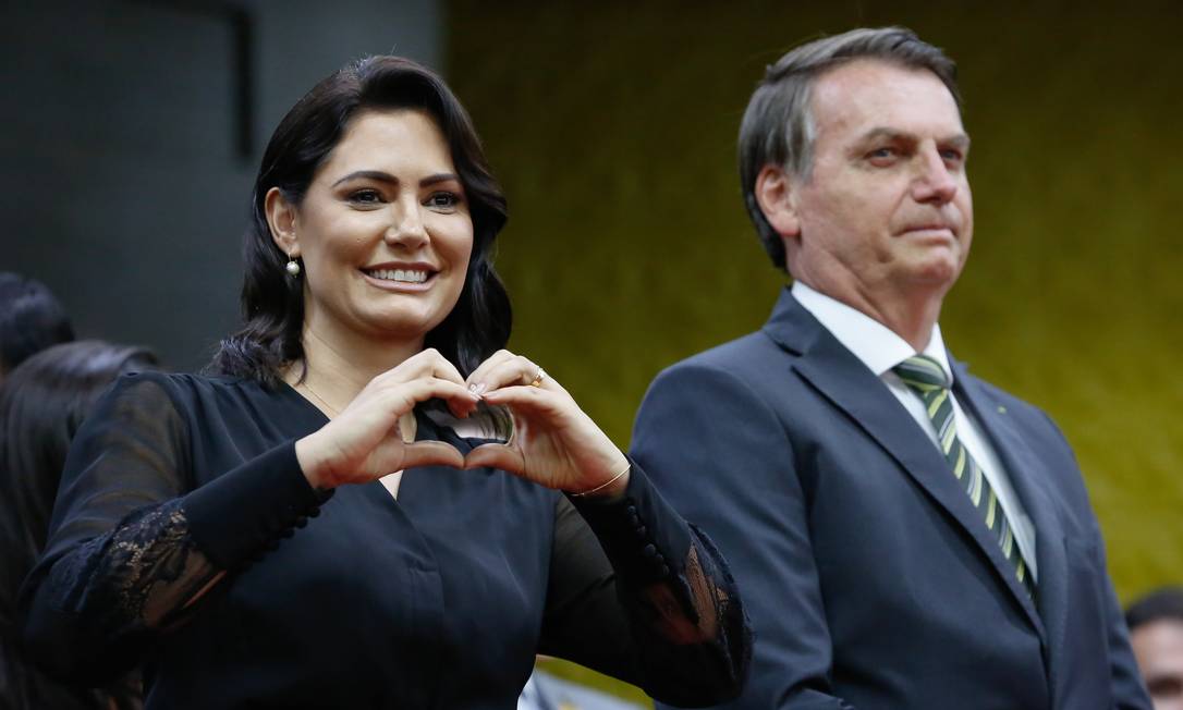 Michelle Bolsonaro manda recado de Jair após derrota de Flávio e pede união na direita