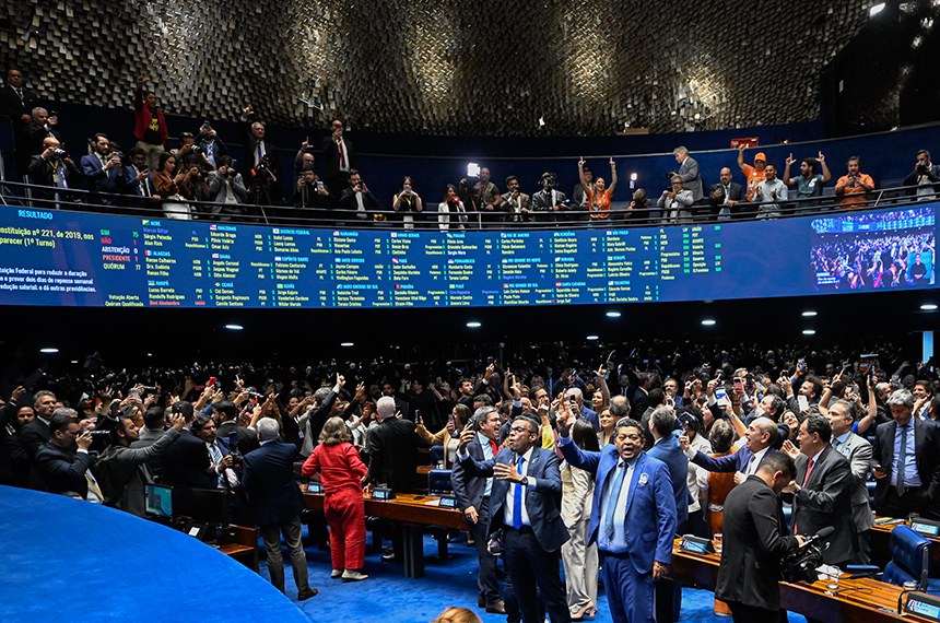 Fim da escala 6×1: Por unanimidade, Senado aprova dois dias de folga por semana e jornada de 40 horas