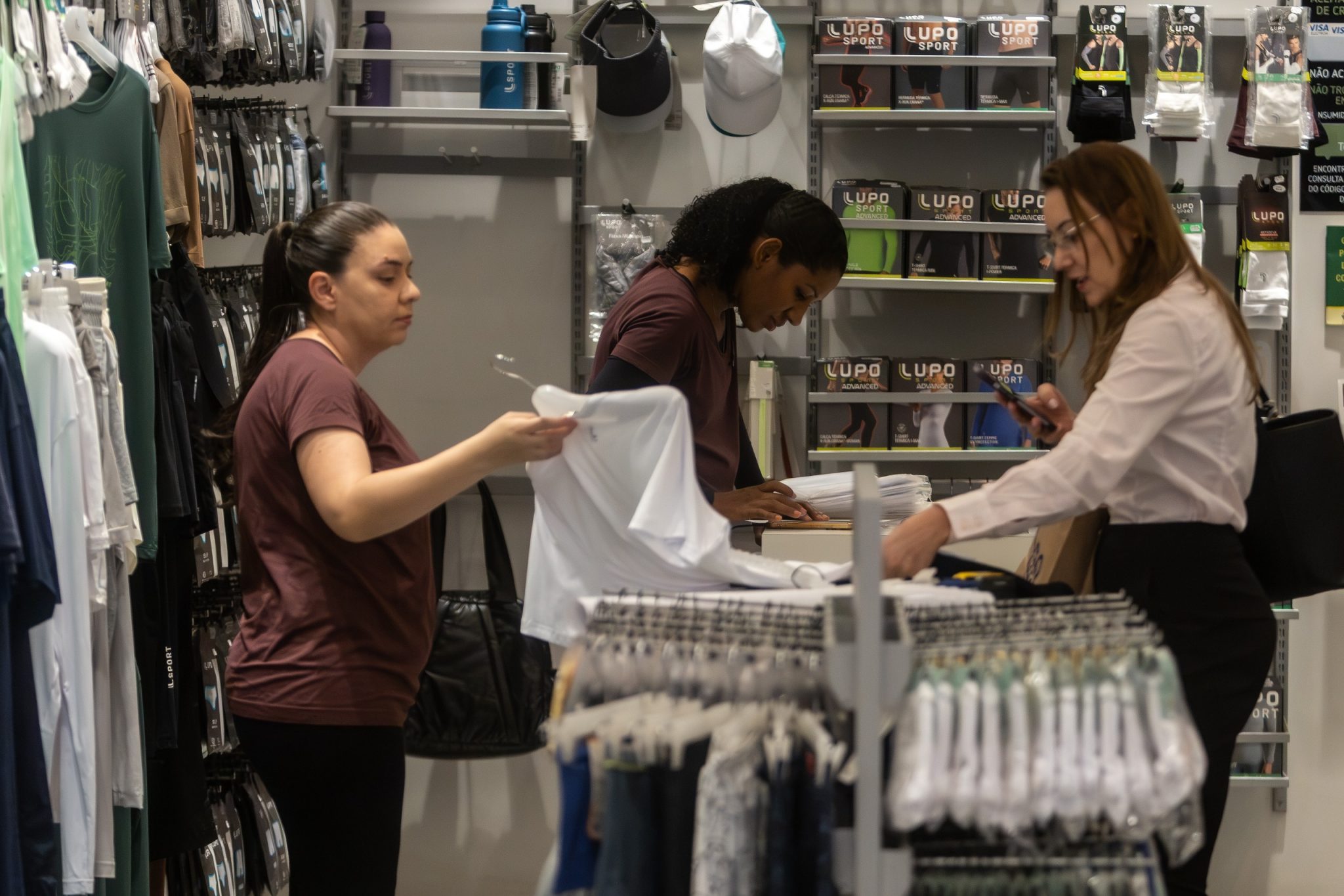 Comércio do DF cresce 7,6% em 2026, supera média nacional e anima lojistas para Black Friday e Natal
